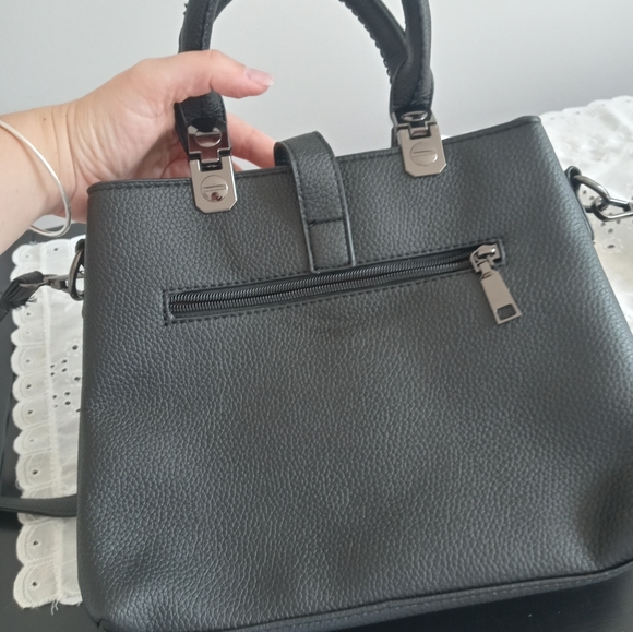 Valerie Stevens mini black pocketbook also with a long strap. - Picture 5 of 8